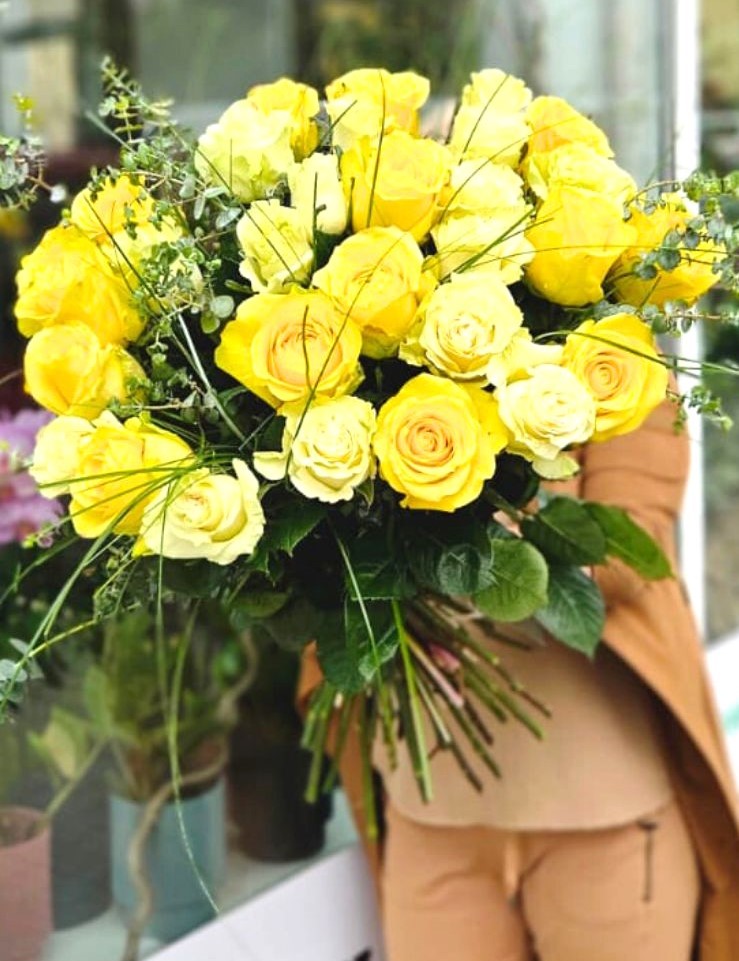 30x Růže Crema mix detail