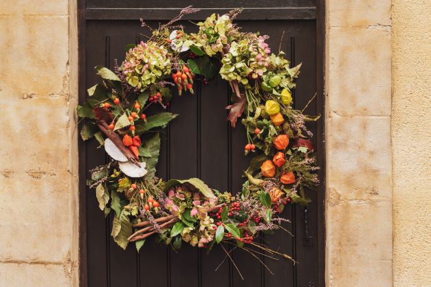 wreath-with-red-