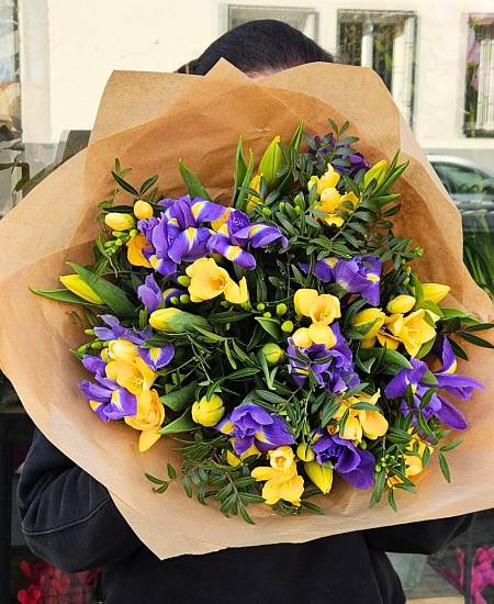 Yellow blue bouquet