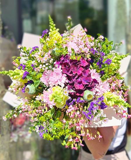 Letní kytice s hortenzií