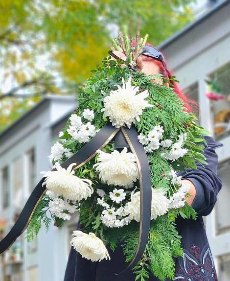 Mourning bouquet Chrysanthemum