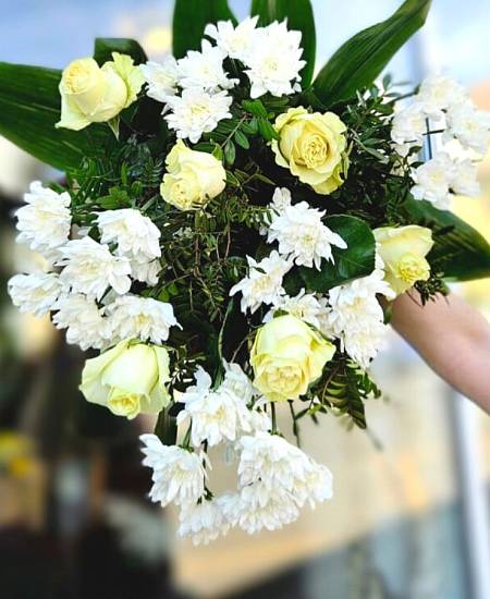 Smuteční kytice na položení Crema