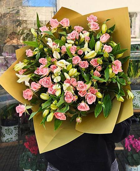 Hazel Rose  with alstromeria