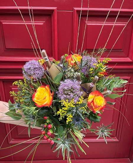 Oranžové růže s doutníky