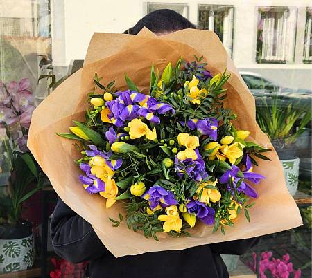 Žluto modrá kytice