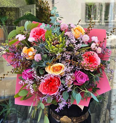 Vintage XXL Bouquet: Peony Roses and Artichoke