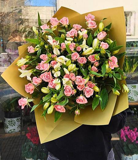 Hazel Rose  with alstromeria